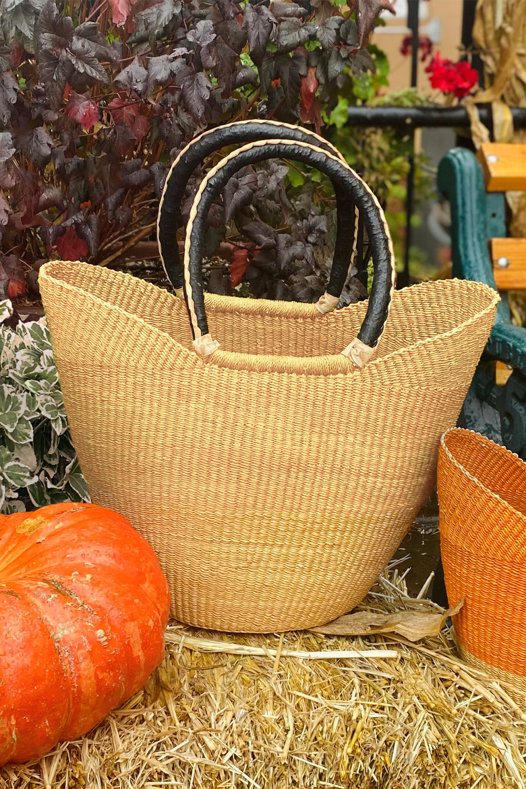 Natural Wing Shopper with Black & Cream Leather Handles