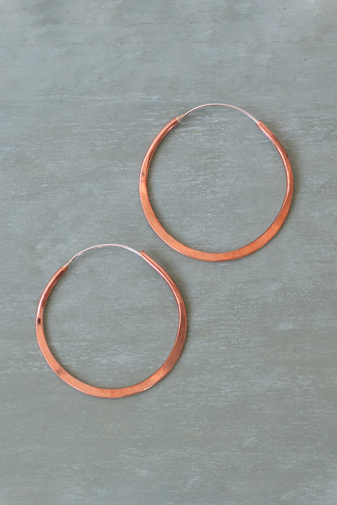 Hammered copper hoops. copper metal, earrings, jewelry. – Andria